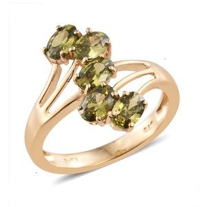 18k Yellow Gold Ring Size 6 Peridot CZ